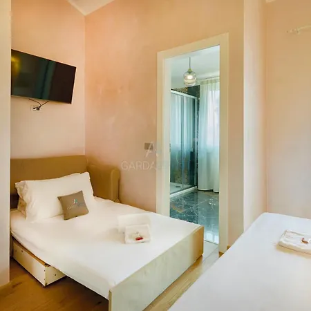 V Vittoria Villa Sirmione